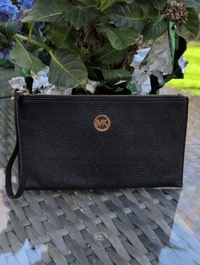 Michael Kors Black Pebbled Leather Zip Pouch. Like New!